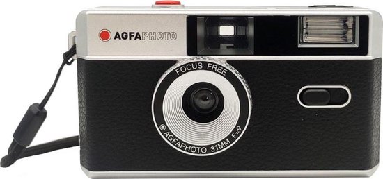 Zwarte en zilverkleurige AgfaPhoto camera met polsbandje.