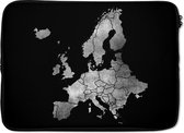 Laptophoes 14 inch - Europakaart voor een zwarte achtergrond - zwart wit - Laptop sleeve - Binnenmaat 34x23,5 cm - Zwarte achterkant
