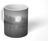 Mok - Zonsopkomst bij het Nationaal park Tablas de Daimiel in Spanje - zwart wit - 350 ML - Beker