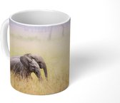 Mok - Twee baby olifanten in het gele gras - 350 ML - Beker