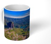 Mok - Grote rots bij woud in Colombia - 350 ML - Beker