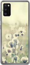 Geschikt voor Samsung Galaxy A41 hoesje - Bloemen - Veld - Wit - Siliconen Telefoonhoesje