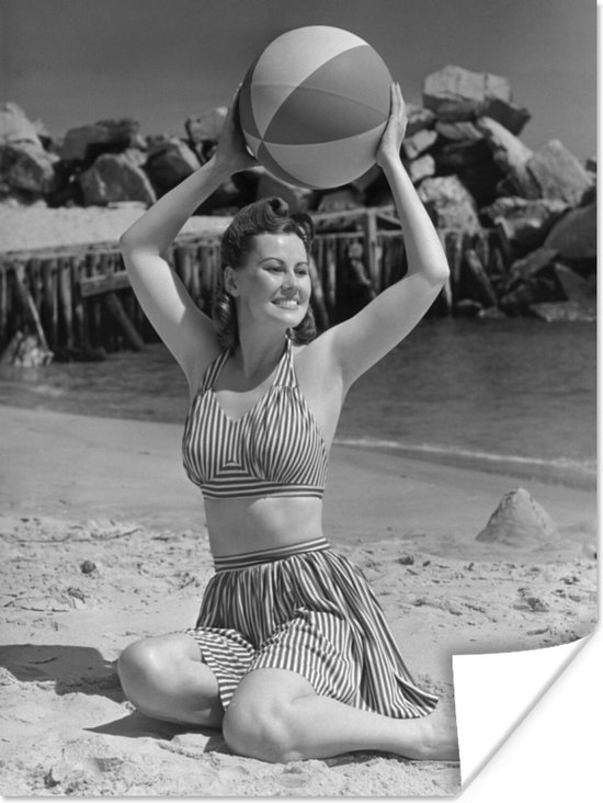 Photo de vacances Vintage d'une femme avec un ballon de plage en papier poster  noir et
