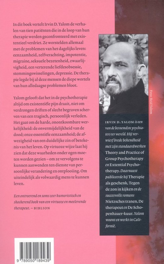 Achterkant boek met portret van Irvin D. Yalom en tekst over zijn boek "Scherprechter van de liefde".