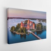 Kasteel Trakai: middeleeuws gotisch eilandkasteel, gelegen in het meer van Galve. - Modern Art Canvas - Horizontaal - 1500617135 - 50*40 Horizontal
