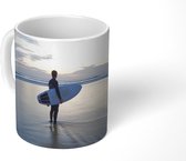 Mok - Man met surfbord - 350 ML - Beker