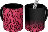 Magische Mok - Foto op Warmte Mokken - Koffiemok - Slangenprint - Dierenprint - Roze - Magic Mok - Beker - 350 ML - Theemok