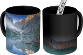 Magische Mok - Foto op Warmte Mok - Mist bij het meer Lago di Braies in Italië - 350 ML