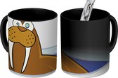 Magische Mok - Foto op Warmte Mok - een walrus in een wak - 350 ML