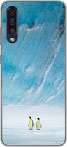 Geschikt voor Samsung Galaxy A50 hoesje - Twee keizerpinguïns voor een ijsberg - Siliconen Telefoonhoesje