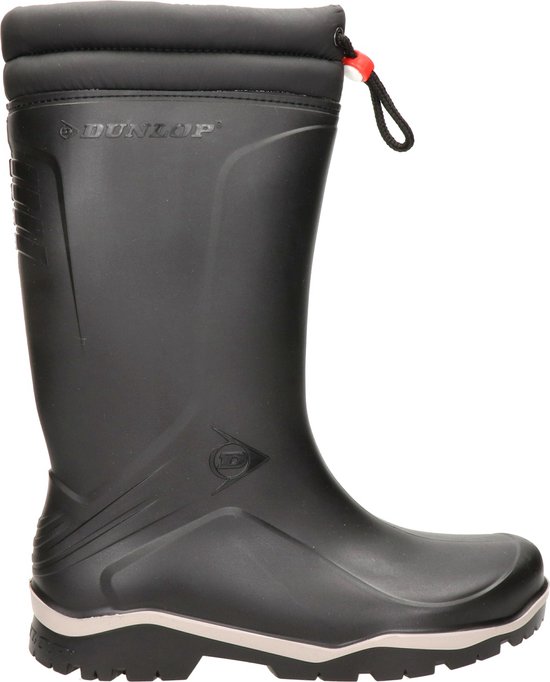 Zwarte Dunlop regenlaars met gepolsterde boord en trekkoord. Textuurdetails op de schacht en zool.