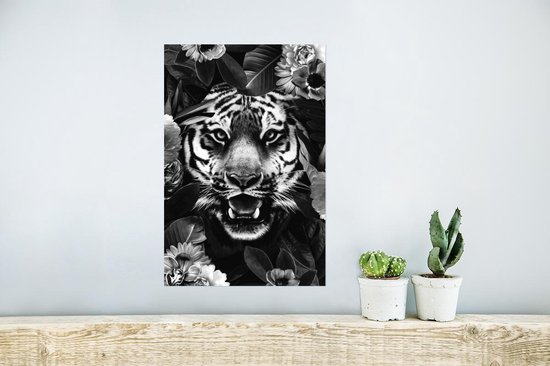 Affiche Tête de tigre entre les fleurs - noir et blanc - 20x30 cm