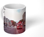 Mok - Koffiemok - Ambulance op de straat - Mokken - 350 ML - Beker - Koffiemokken - Theemok
