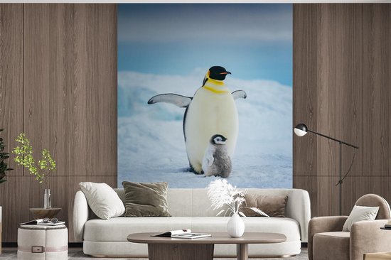 Vinyle mural Papier peint photo - Empereur pingouin avec cub largeur 225 cm x hauteur 280 cm - impression sur le papier peint photo (disponible en 7 tailles)