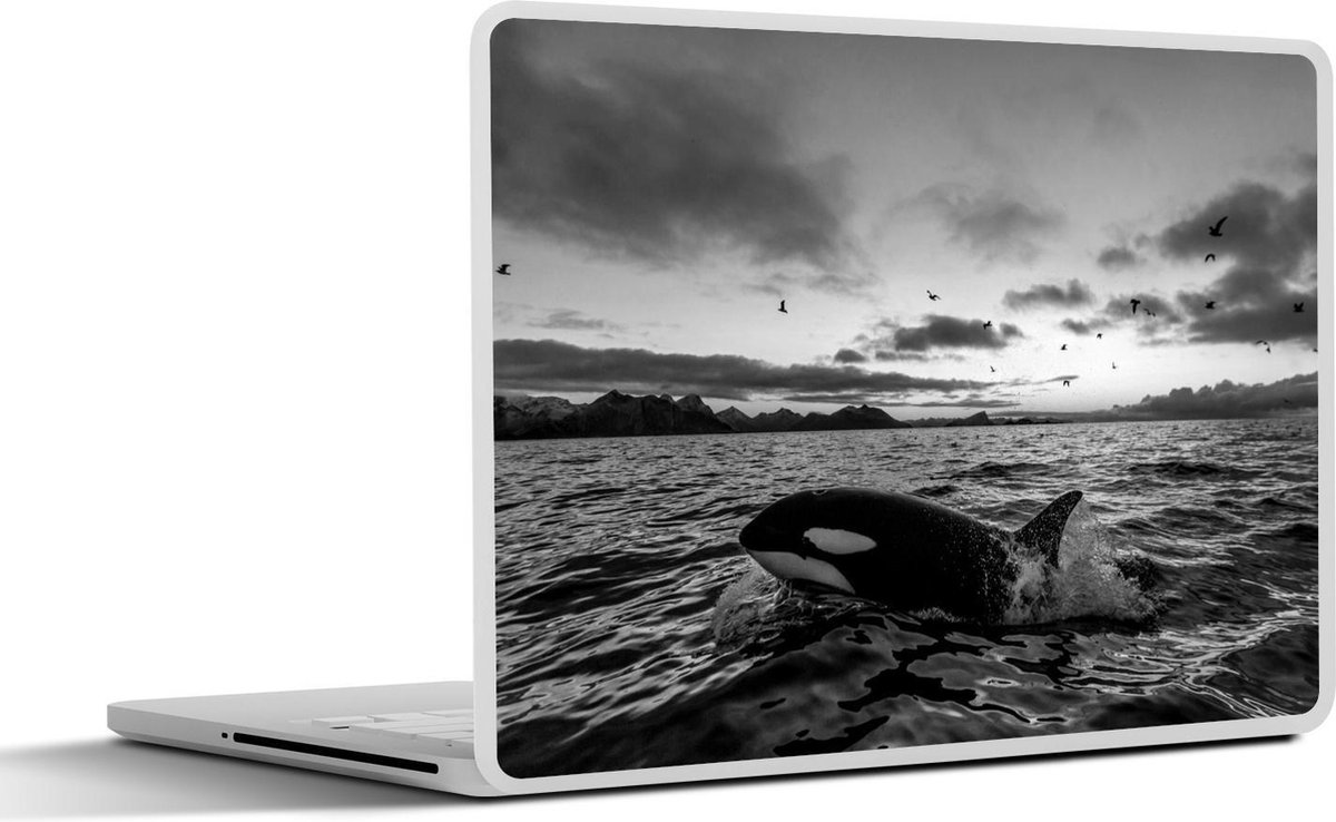 Afbeelding van product SleevesAndCases  Laptop sticker - 15.6 inch - Orka tijdens zonsopkomst - zwart wit