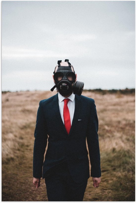 Affiche – Homme en costume avec masque à gaz - 60x90cm Photo sur papier  affiche | bol.com