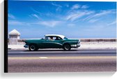 Canvas  - Groene Auto in Cuba - 60x40cm Foto op Canvas Schilderij (Wanddecoratie op Canvas)