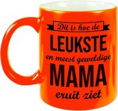 Leukste en meest geweldige mama cadeau koffiemok / theebeker neon oranje 330 ml