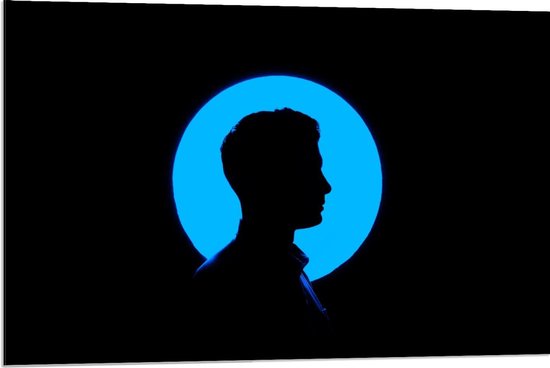Dibond - Silhouet van Man in Blauwe Cirkel - 90x60cm Foto op Aluminium (Wanddecoratie van metaal)