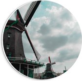 Forex Wandcirkel - Molen onder Wolkenveld - 20x20cm Foto op Wandcirkel (met ophangsysteem)