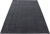 Laag polig tapijt in de kleur grijs