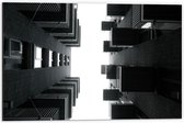 Dibond - Gebouwen van Onder (Zwart Wit) - 60x40cm Foto op Aluminium (Met Ophangsysteem)