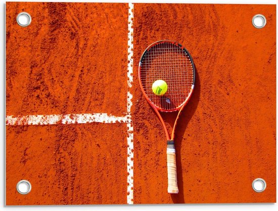 Tuinposter – Oranje Tennis Racket / Baan - 40x30cm Foto op Tuinposter  (wanddecoratie voor buiten en binnen)