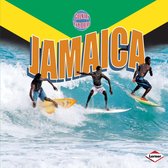 Trois hommes surfant sur des vagues, avec le texte 'JAMAICA' en arrière-plan.