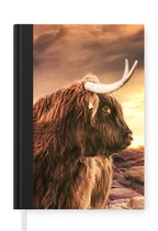 Notitieboek - Schrijfboek - Schotse hooglander - Zon - Horizon - Koe - Dieren - Notitieboekje klein - A5 formaat - Schrijfblok
