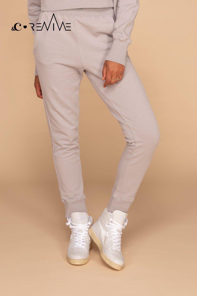 Basic Jogging Pants &C x REVIVE Light Grey, maat M, kort model, met koord, van biologisch katoen, EU gemaakt