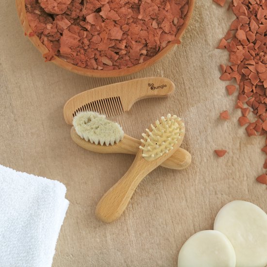 Bo Jungle - Set zachte borstelset voor Baby - 3 stuks: 2 borstels en 1 kam - Natuurlijke materialen - Afgeronde tandjes - Baby Care Brushes (3 stuks) van Bo Jungle — afbeelding 3