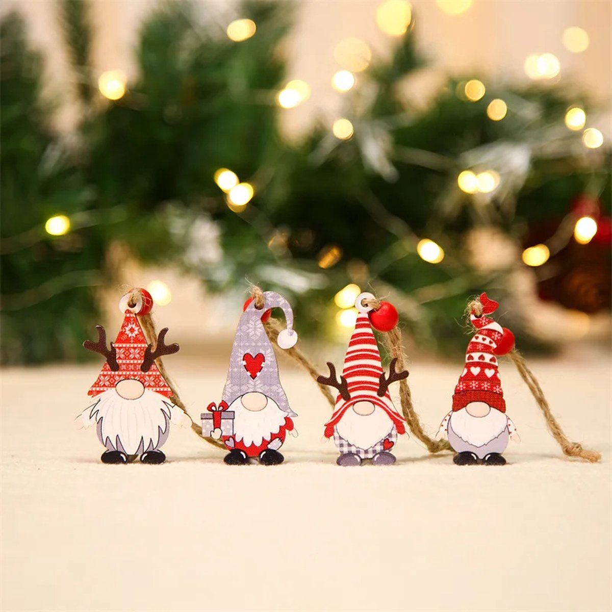 Without Lemon - Set van 12 - Houten Kerst Kabouters - Elfjes - Kerst Ornament - Kersthangers - Kerstboom - Versiering - Decoratie - Kerstcadeau - Duurzaam - Versie 3