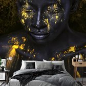 Fotobehangkoning - Behang - Vliesbehang - Fotobehang - Bathed in Gold - Vrouw - Goud - 450 x 315 cm