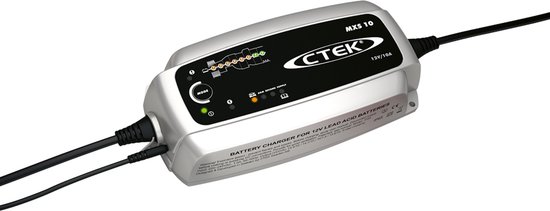 CTEK MXS 10 acculader, 12V/10A, zilverkleurig met zwart bedieningspaneel en 8-traps laadindicator.
