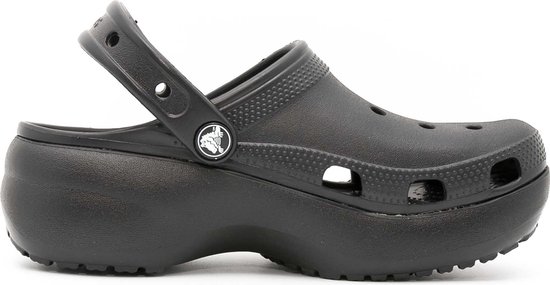 Zwarte Crocs Classic Platform Clog, van de zijkant, met band om de hiel en perforaties.