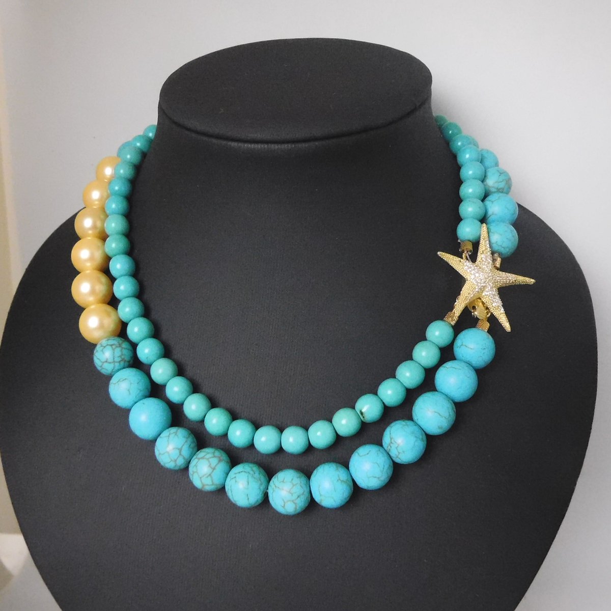 Hetty' S -Chique collier - met 2 rijen Turkooizen stenen en gouden parels + Goldplated zilver slot