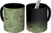 Magische Mok - Foto op Warmte Mokken - Koffiemok - Kerst - Patroon - Groen - Kerstboom - Magic Mok - Beker - 350 ML - Theemok - Kerstmok - Kerstkadootjes - Kerstkado vrouw en man - Kerstcadeautjes klein - Kerstbeker