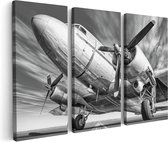 Artaza Canvas Schilderij Drieluik Oud Vliegtuig Op De Landingsbaan - 90x60 - Foto Op Canvas - Canvas Print