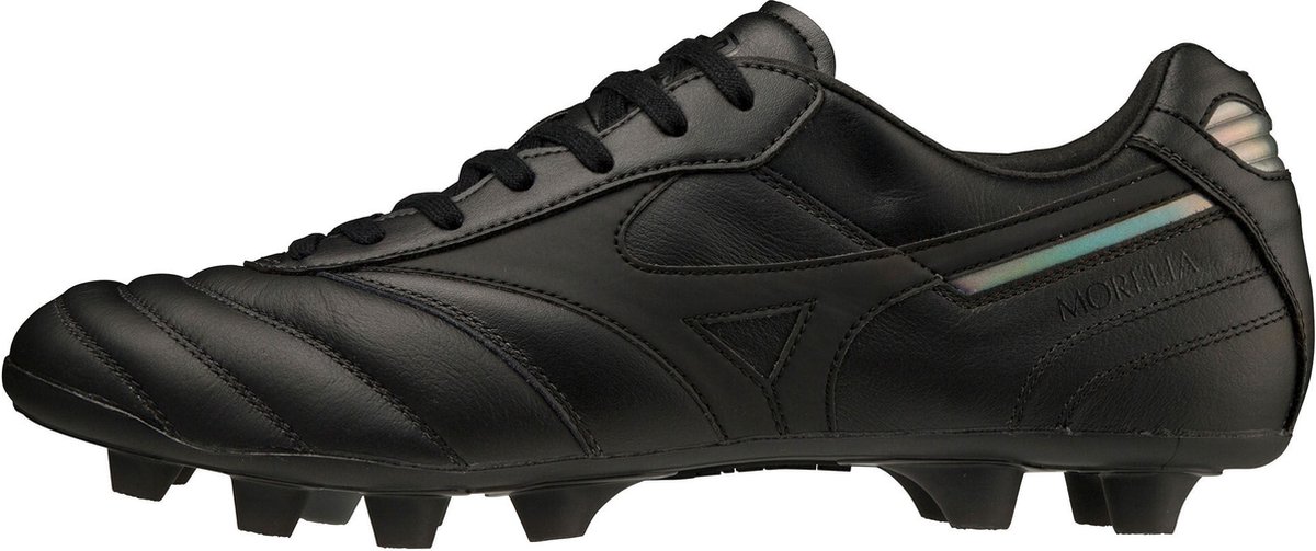 Mizuno Morelia II Elite voetbalschoenen in zwart, met leren bovenwerk en stevige noppen voor optimale grip.