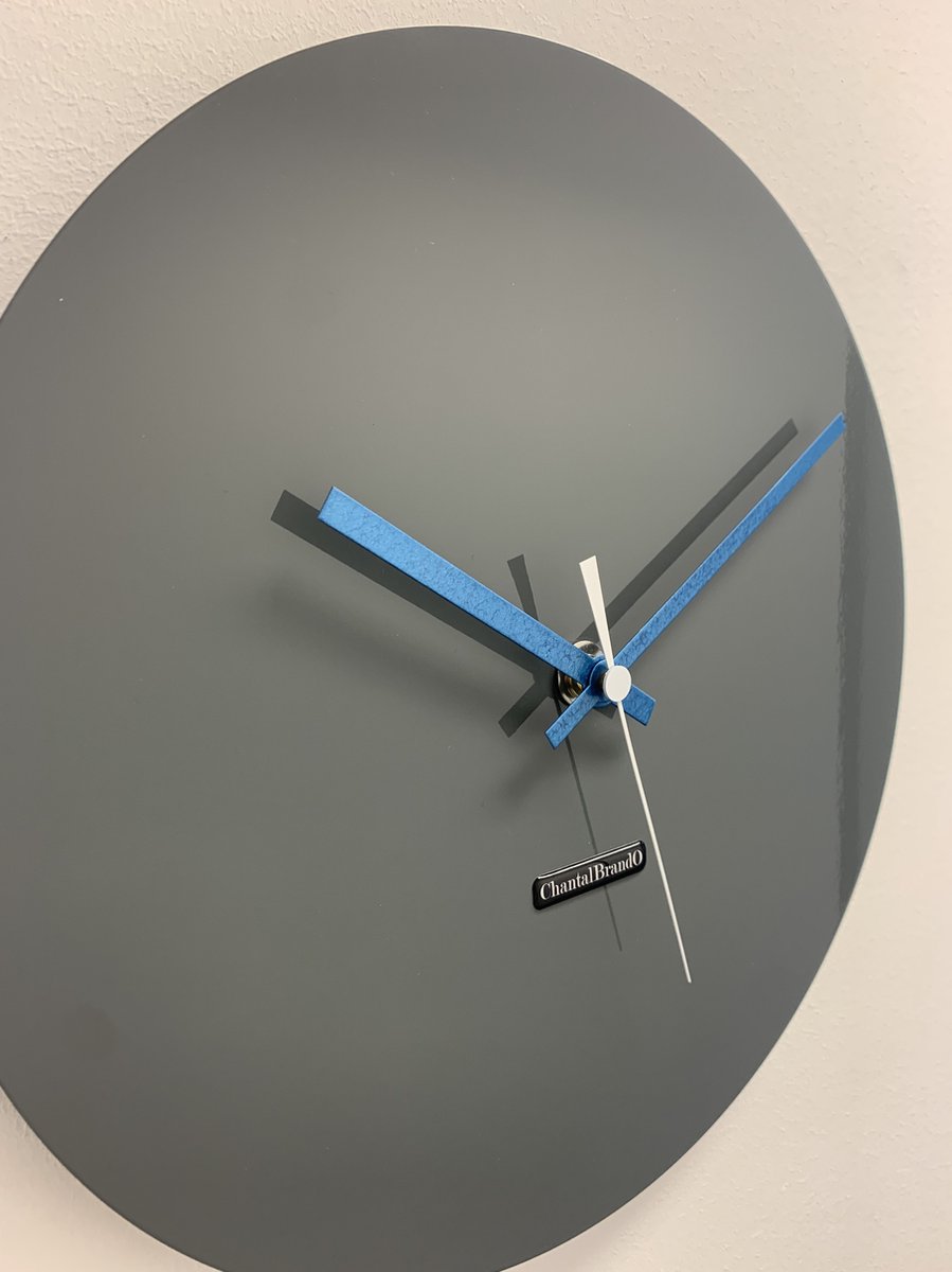 Wandklok CHANTALBRANDO -- MOONTAN GREY NARDO -- MODERN DESIGN -- MADE IN HOLLAND