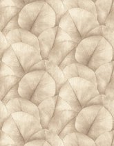 Kumano - Bladeren - Behang - Wallpaper - Vliesbehang - Beige/Geel - 0,53 x 10,05 M.