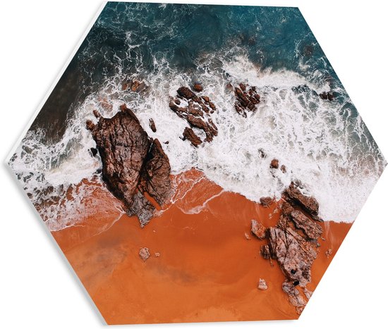 PVC Schuimplaat Hexagon - Water - Zee - Stenen - Zand - Strand - 40x34.8 cm Foto op Hexagon (Met Ophangsysteem)