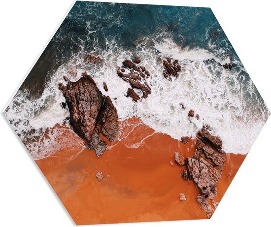 PVC Schuimplaat Hexagon - Water - Zee - Stenen - Zand - Strand - 70x60.9 cm Foto op Hexagon (Met Ophangsysteem)