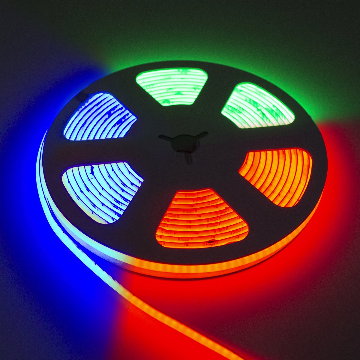LEDStripXL - LED Strip SET - COB RGB - Multikleur - 5 meter - Inclusief Afstandsbediening en voeding - 24 Volt - 840 leds per meter