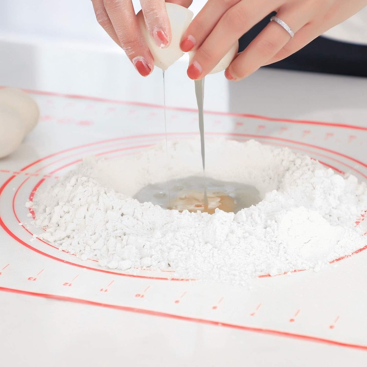 Siliconen Gebakmat 70x50 cm Extra Dik Antiaanbaklaag Bakmat met Maatverdelingen en Randverhoging, Voedselkwaliteit Siliconen Uitrolplank voor Gebak, Brood, Koekjes, Pizza, Fondant, Pasta - Roze