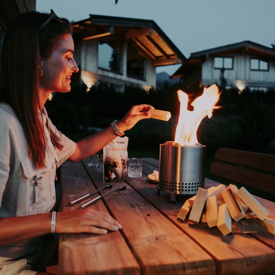Solo Stove Mesa XL Vuurkorf Voor Op Tafel | Rookarm Minivuur Voor In De Stad En Voorsteden Werkt Op Pellets Of Hout Veilig Roestvrij Staal Met Standaard Reistas 21 8 X 17 8 Cm 1 Kg Rood