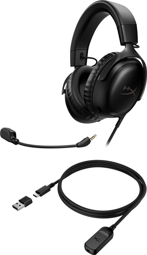 Zwarte HyperX Cloud III gaming headset met een meegeleverde USB-kabel en adapter, weergegeven op witte achtergrond.