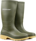 Paar groene Dunlop regenlaarzen met gele zolen en Dunlop logo.
