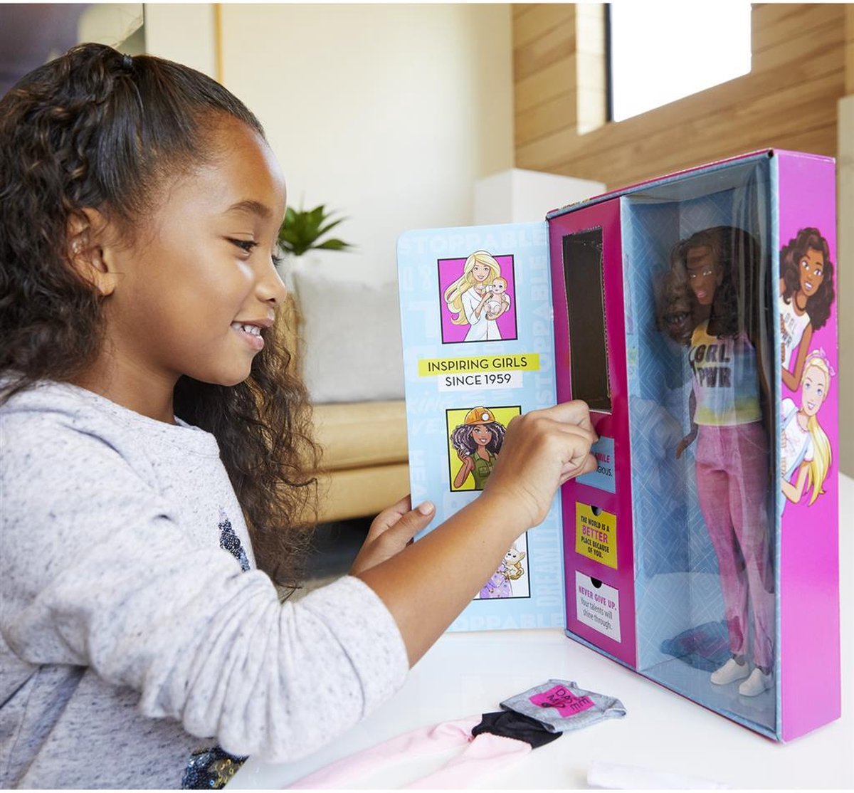 Mattel - Poupée Barbie brune - Joyeux Noël