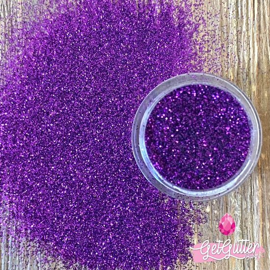 Foto: Getglitterbaby fijne poeder biologische biologisch milieuvriendelijke afbreekbare festival glitters voor lichaam en gezicht jewels vegan bio biodegradable face body glitter paars